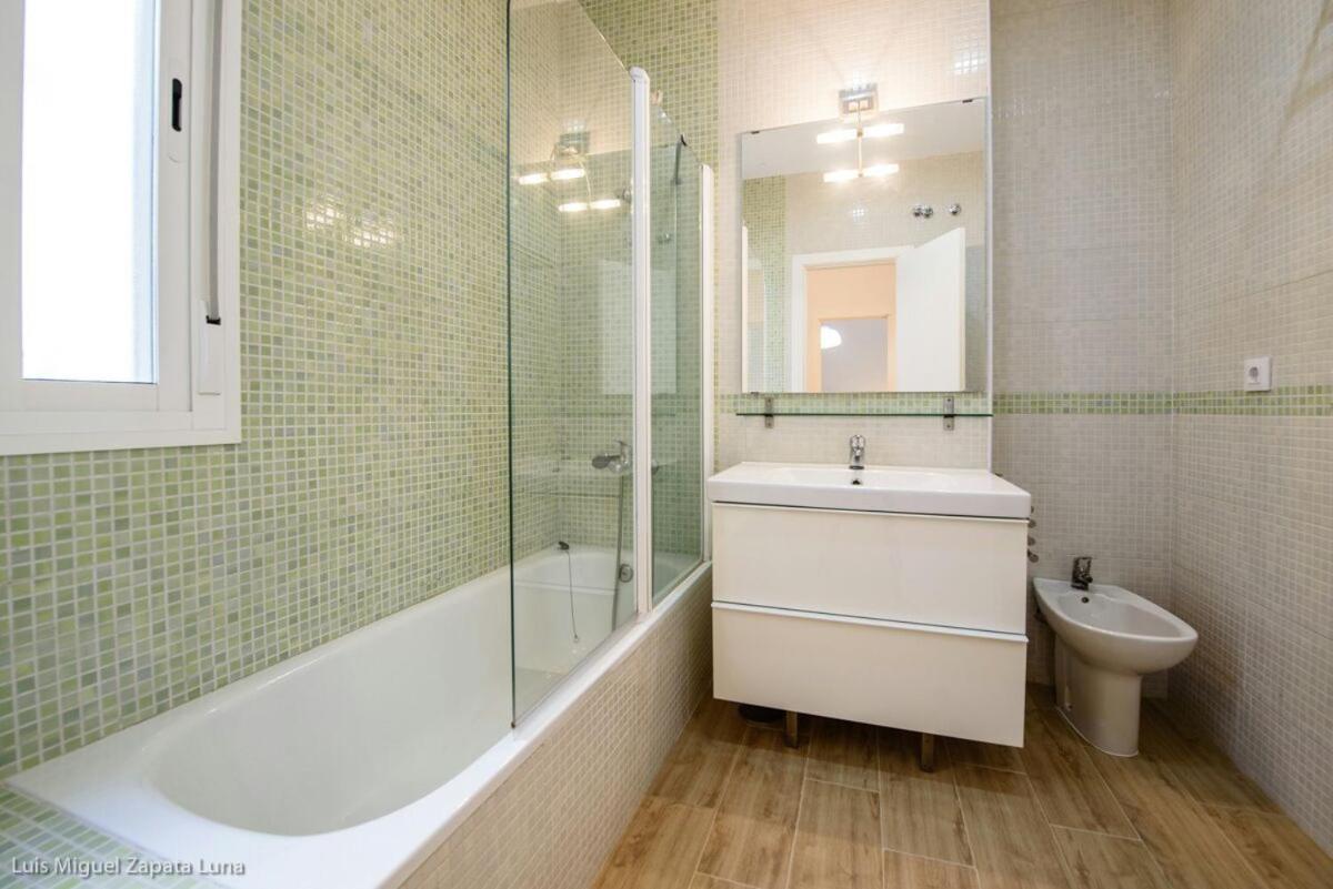 Pelicano Seville Apartments Екстериор снимка